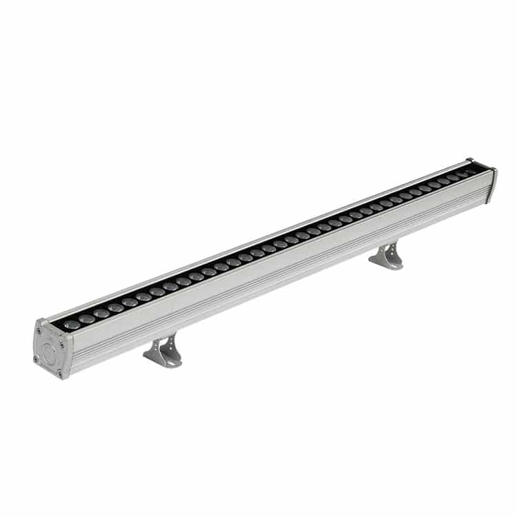 Linear wall washer light
