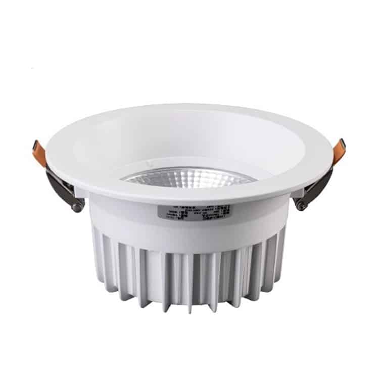 Triac phases dimmable downlights