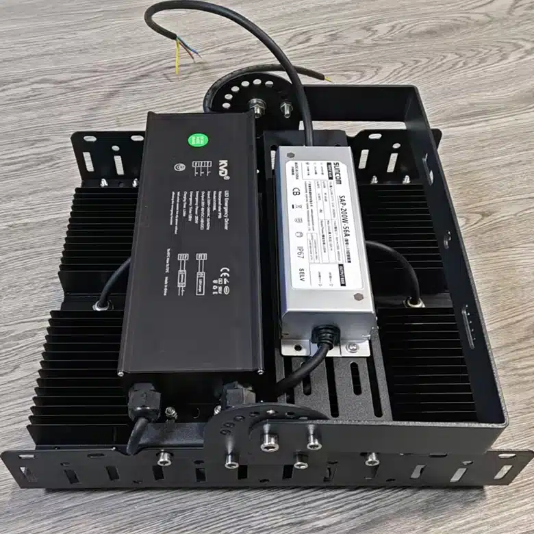 led floodlights with battery backup kits
