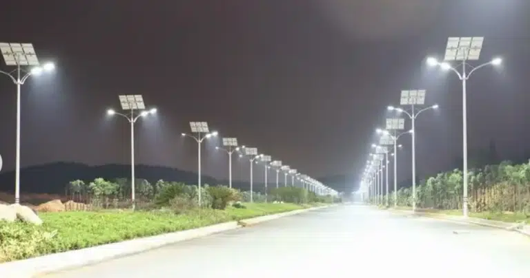 How to select the solar street lights: 3.2V, 12.8V or 25.6V system?